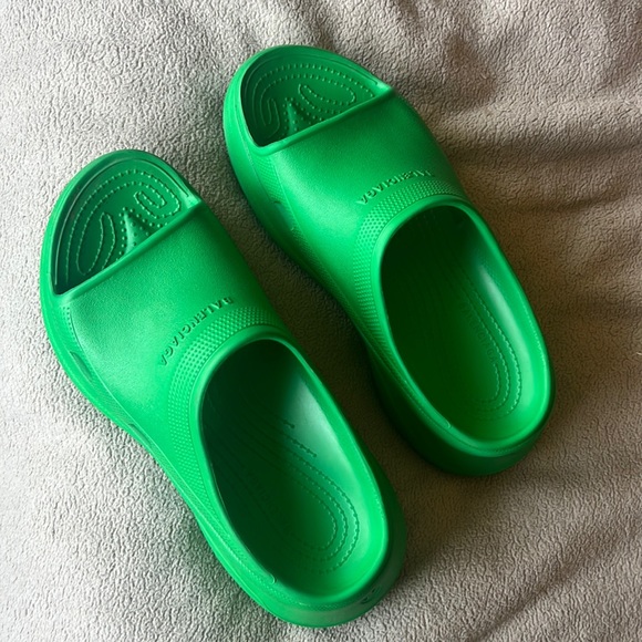 Balenciaga crocs In green size 9 / 39 - Picture 1 of 5